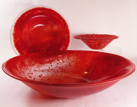 red large bowl, rim, textured salad square