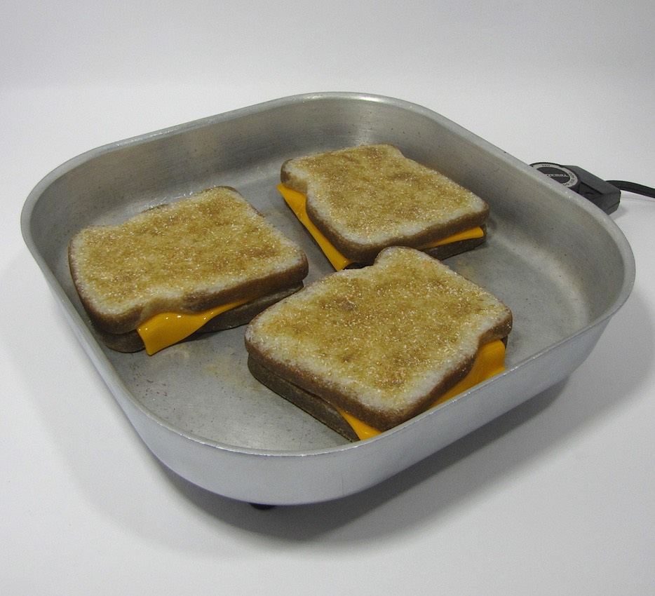 Halloween grilled cheese small res